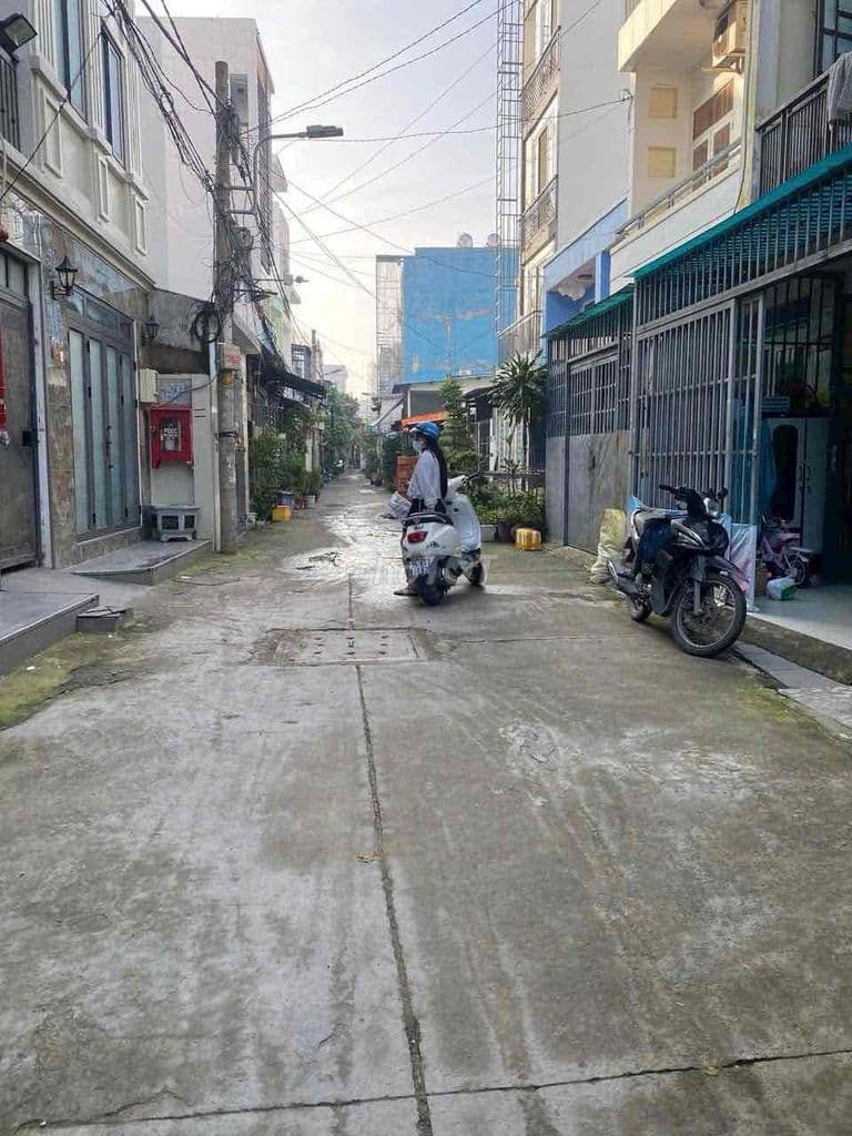 cần bán nhà hẻm chợ