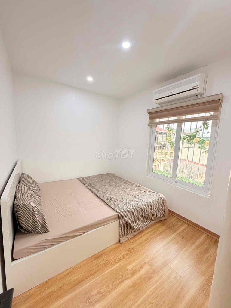 Bán Tập Thể phố Quỳnh Mai nhà đẹp 2 thoáng sổ to 80m2 T5 giá nhỉnh 4 t