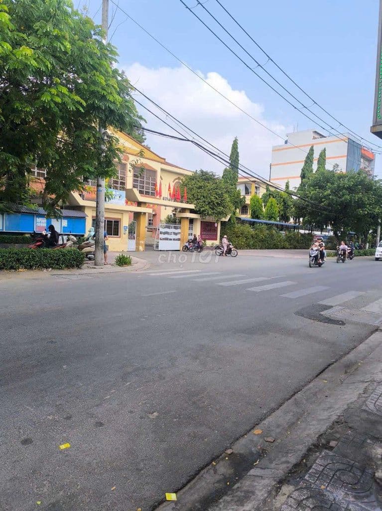 hẻm xe hơi nhà phố giáp gò vấp