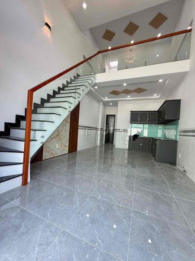 nhà mặt tiền đường thông 4x12 nhà 1 lầu 2pn 2 wc - Ảnh 2