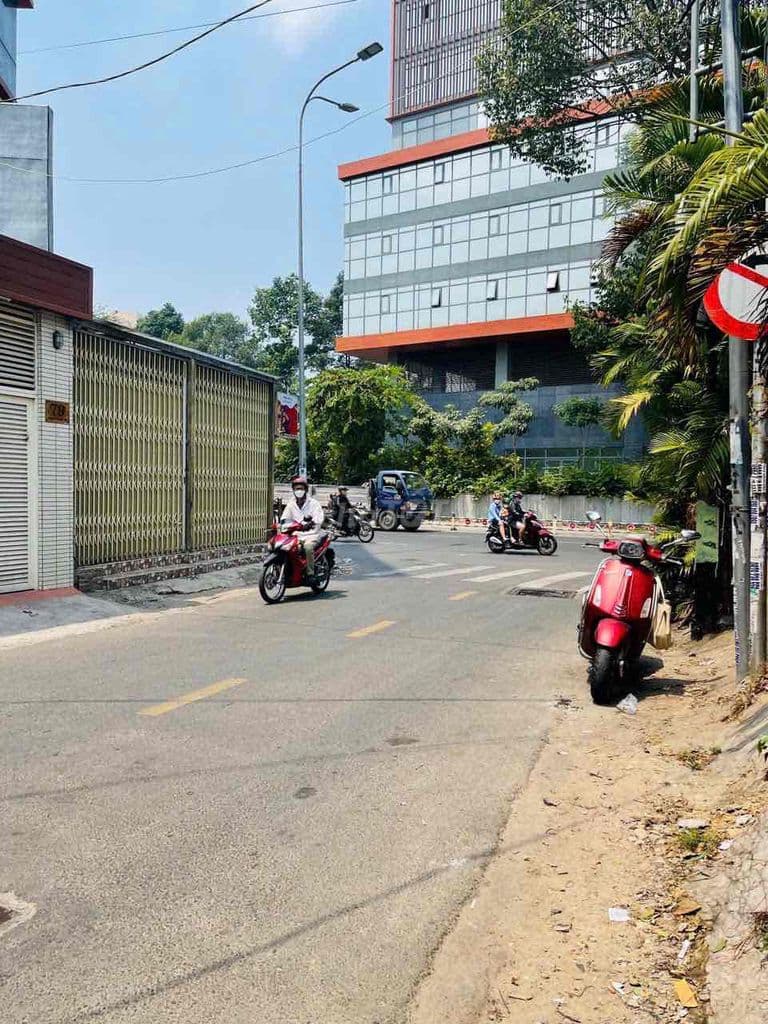 cần tiền bán gấp nhà Mặt Tiền - Ảnh 2
