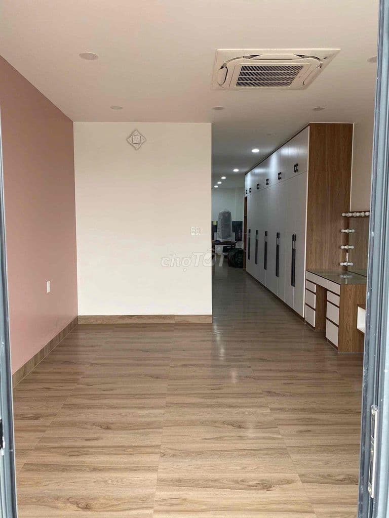 Bán nhà 3 tầng xây kiên cố đẹp xe hơi ngủ trong nha. - Ảnh 3