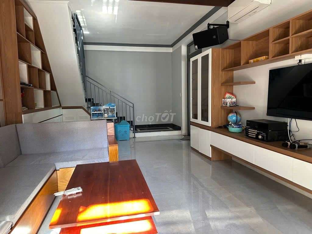 QUẬN 7, ANH CHỦ BÁN BÁN 10x 18 CHỈ 8,1 TỶ, PHÍ THUẬN. NAM LONG