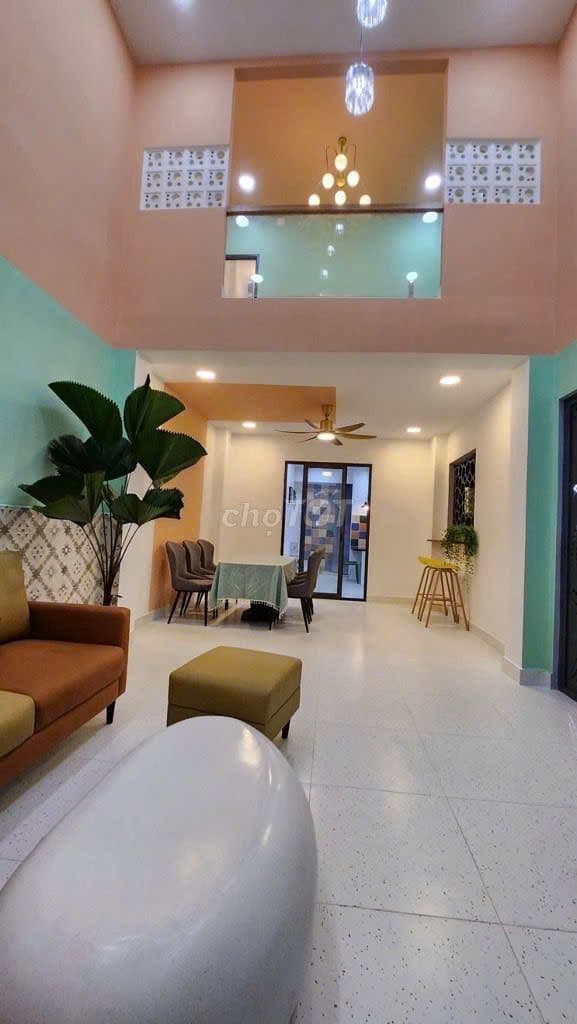 Bán nhà Đ.Cô Giang Q1 nở hậu 5,3m, mặt tiền hẽm oto chỉ với 8,9 tỷ.