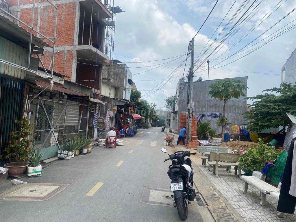 Đất - Tỉnh Lộ 10 - Hẻm 8m - Sổ Hồng Riêng - K Lộ Giới - 3tỷ