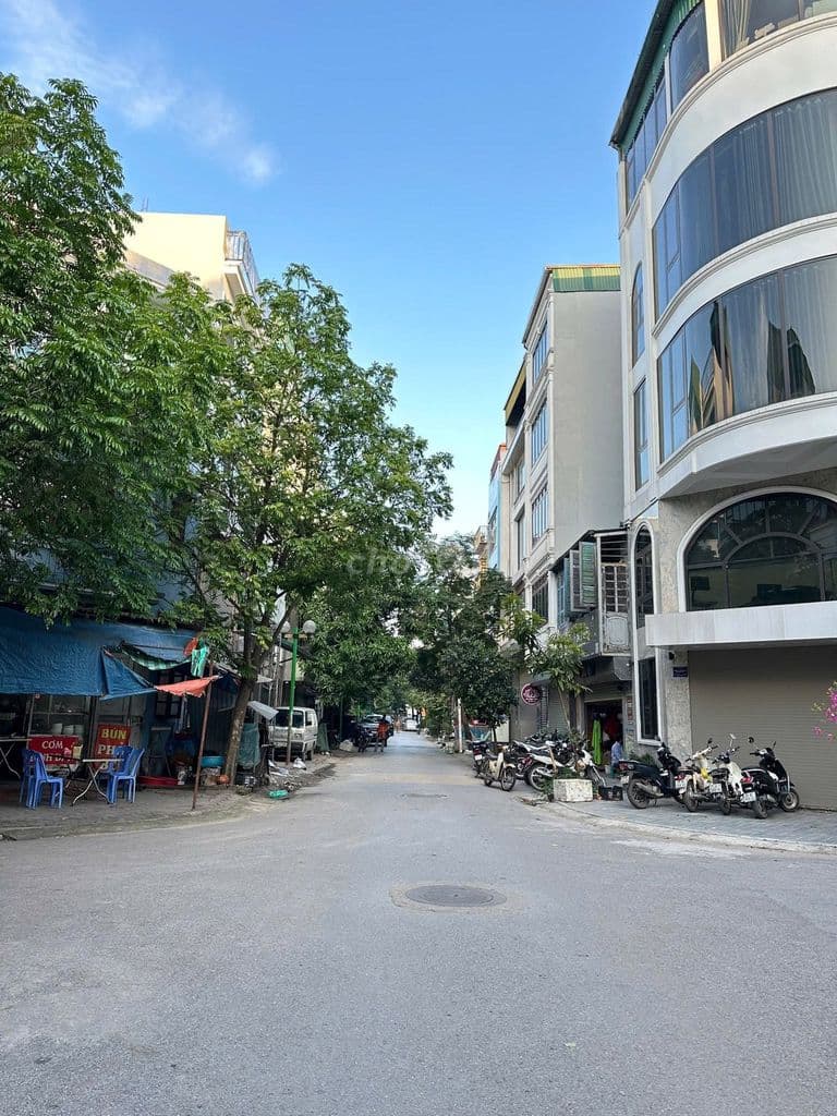 bán nhà đẹp Tây Nam Linh Đàm thang máy giá rẻ