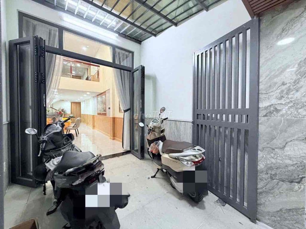 NGAY QUẬN 1 - VIEW LANDMARK 81 - 65M2 - 3 TẦNG 4PN - NHÀ MỚI - Ảnh 2