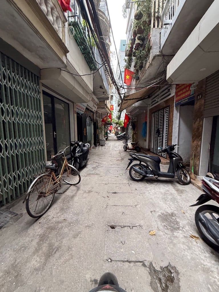 Nhà bán Bạch Mai, 19m2, 4 tầng, 3 ngủ, giá 5 tỷ