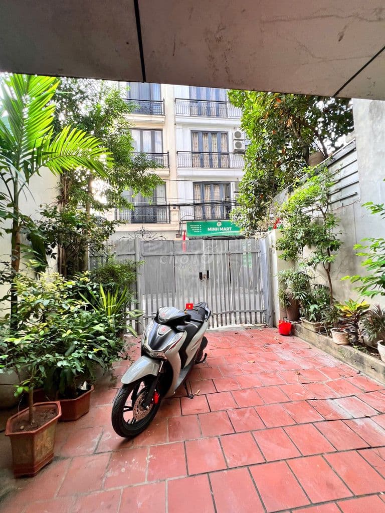 Nhà riêng mặt ngõ lớn, oto tránh ngõ 172 Âu cơ