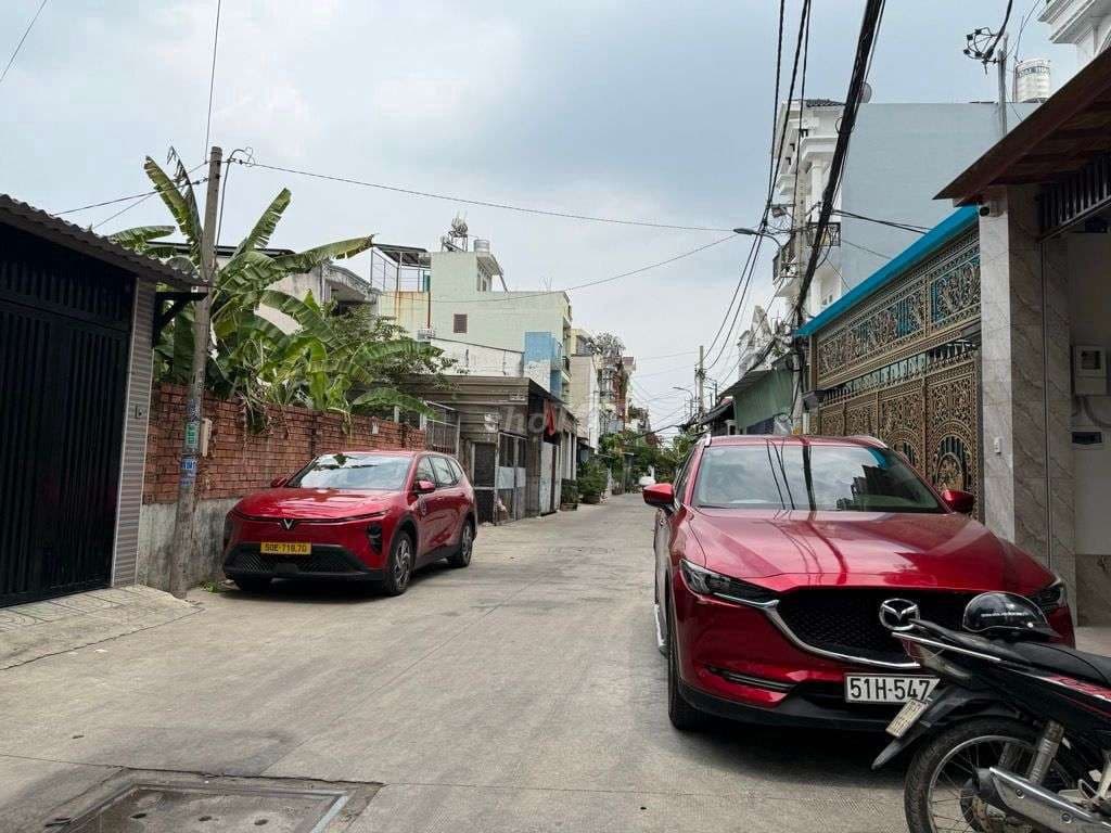 NHÀ HXH TRƯƠNG THỊ HOAÔ TÔ TRONG NHÀ 5.55 TỶ