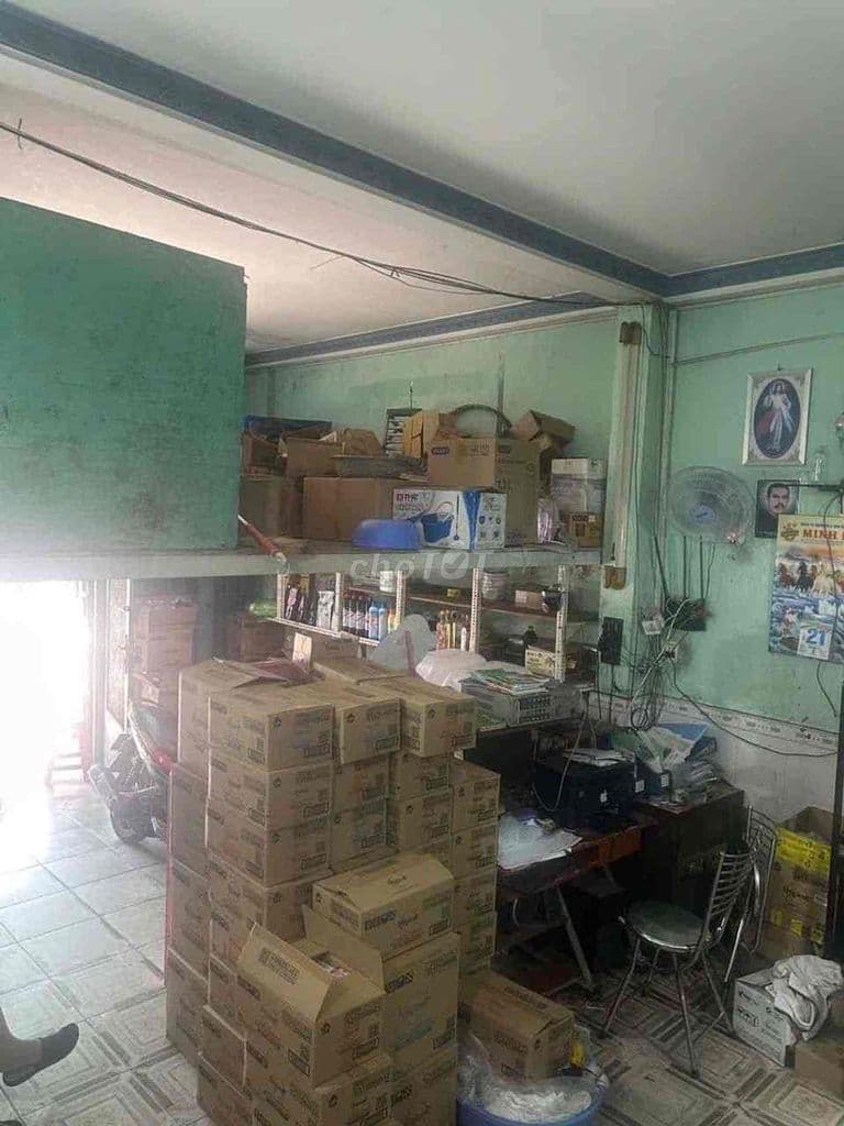 CẦN TIỀN XÂY BIỆT THỰ BÁN GẤP NHÀ MẶT TIỀN Q11