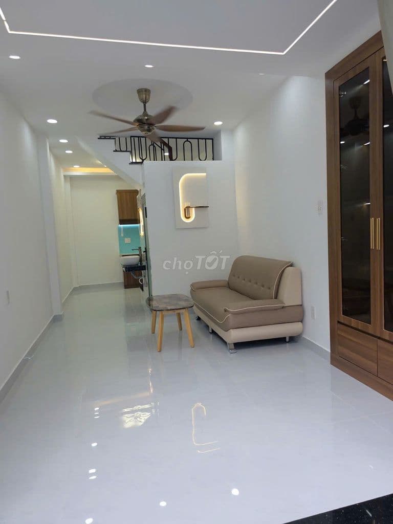 NHÀ MỚI KENG CÓ SÂN CHƠI TRẺ EM RIÊNG SÁT MT LẠC LONG QUÂN P8 TB - Ảnh 3