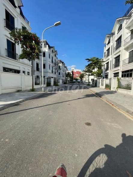 bán nhà 5 tầng Mỹ Đình giá 40 tỷ