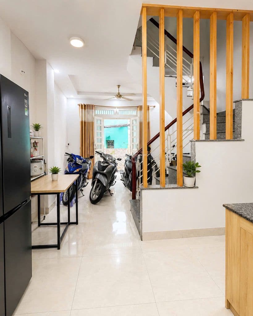 Nhà ngay Bà Hạt, p8, Quận 10, ngang 4,5m, 4 tầng, giá 5,1 tỷ - Ảnh 2