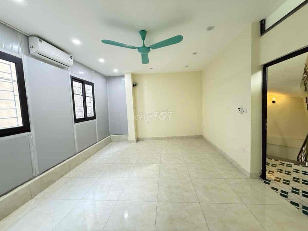 BÁN GẤP NHÀ PHỐ MINH KHAI DIỆN TÍCH RỘNG CÔNG NĂNG TIỆN ÍCH ĐỦ Ở NGAY. - Ảnh 3