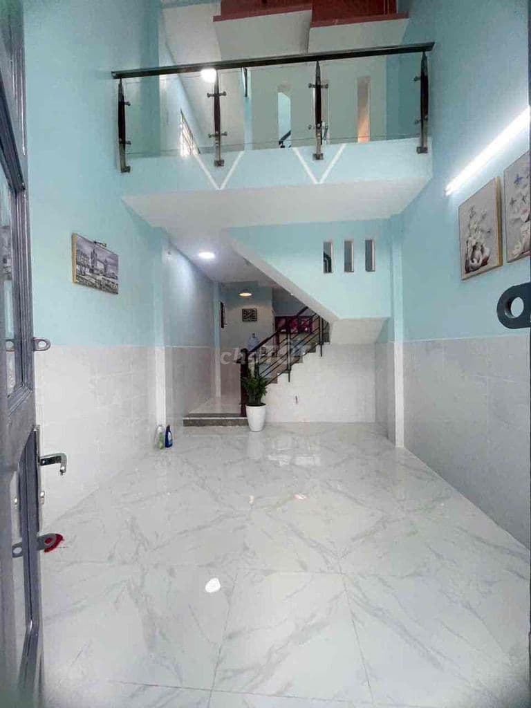 Ngay Cầu Chà Và -2 Lầu-3 Phòng Ngủ-Nở Hậu-Sổ Hồng Riêng