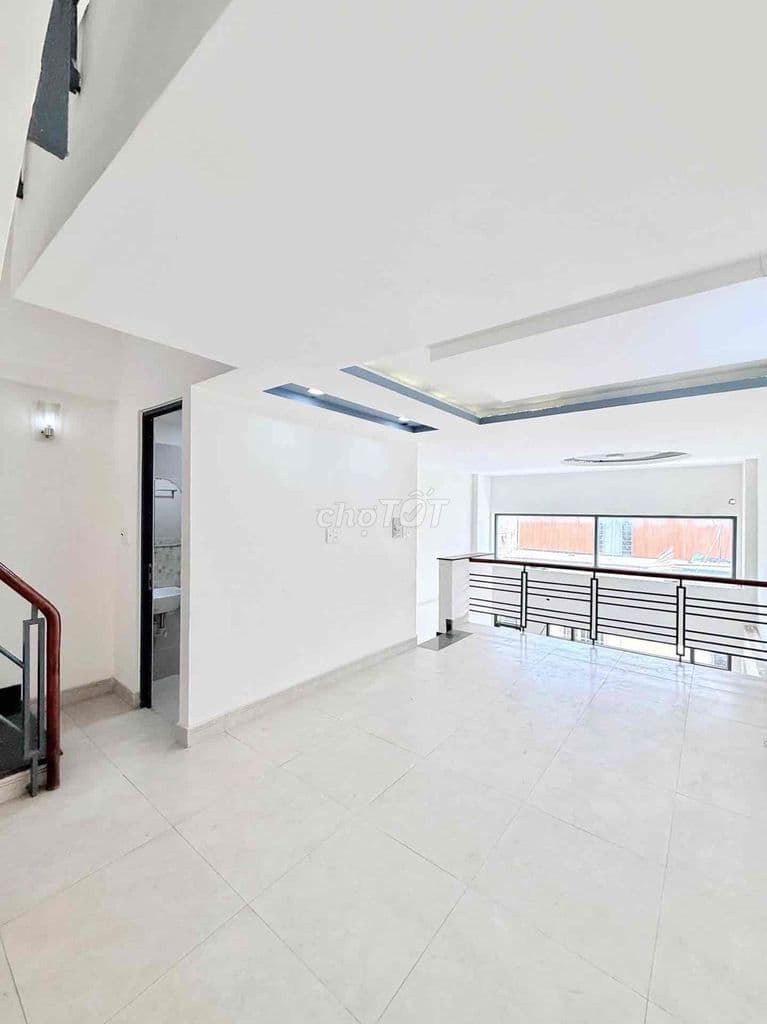 PHẠM VĂN ĐỒNG - BÌNH THẠNH - 5 TẦNG - SỔ VUÔNG A4 - HOÀN CÔNG ĐỦ - CH - Ảnh 3