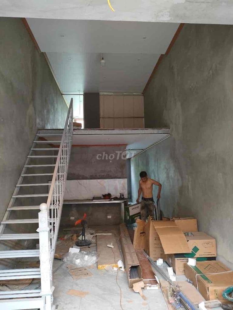 HƠN 1 TỶ CÓ NHÀ MỚI CẤP 4 GÁC XÉP SIÊU QUẦN, TT OAI-GẦN PHỐ-60M; 2NGỦ