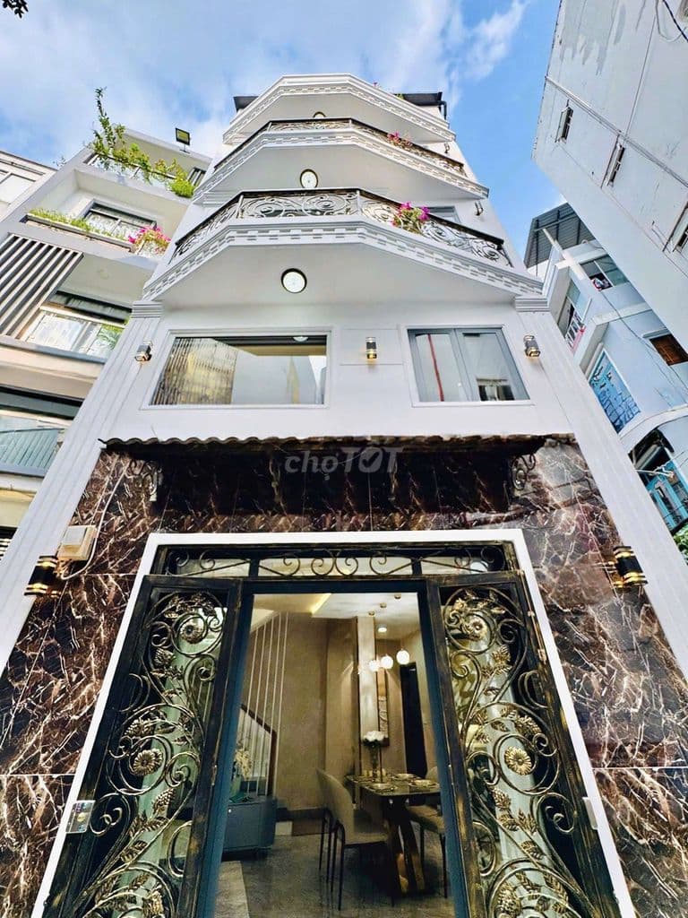 Hot!Bán nhà căn góc 2mặt tiền Phan Xích Long ngang5.5m 4PN5WC chỉ8.9tỷ