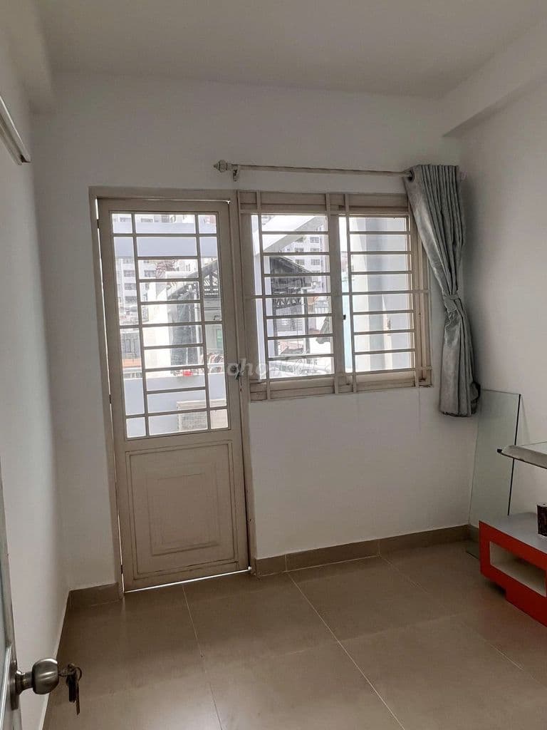 Bán nhà Cao Đạt F1 Q5 2.8x10 1 trệt 2 lầu sân thượng hẻm 4m chuẩn