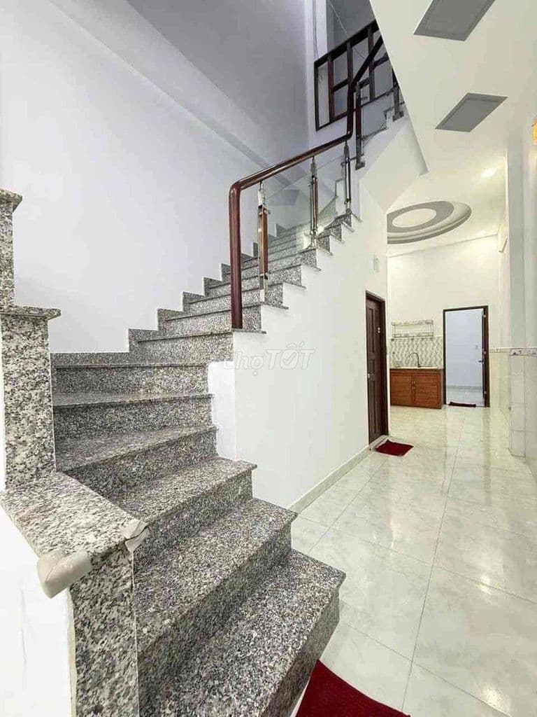 5 TỶ CHÚT -60M2 -XE HƠI ĐẾN NHÀ - ĐÚC CỨNG-THỐNG NHẤT CHỢ XÓM MỚI - Ảnh 3
