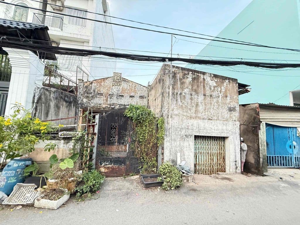 HIẾM CÓ ! ĐẤT ĐẸP ( 8x25 ) MẶT TIỀN HẺM QL 13 - Gần Vạn Phúc