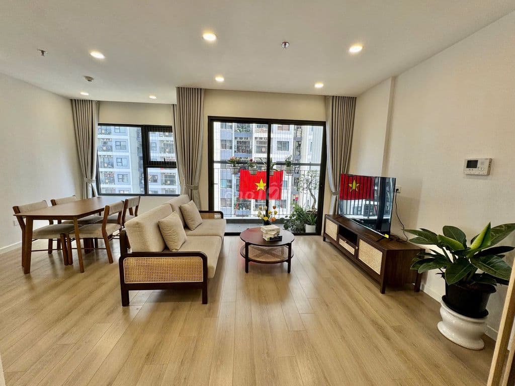 Chính chủ gửi bán 2N tầng trung, đồ cơ bản giá 4,4 tỷ có thương lượng