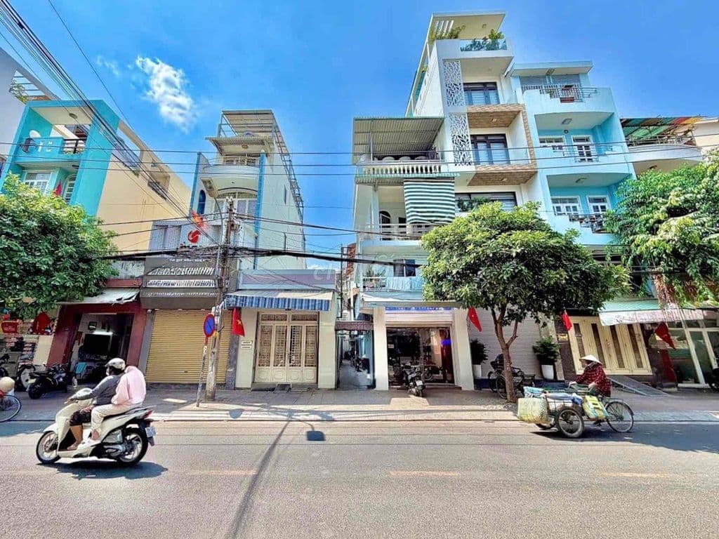 Ngay chợ Bà Chiểu - 3 tầng - 36m2 - 2pn 3wc - Hẻm 3m 1 căn ra mặt tiền