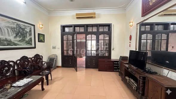 bán nhà 5 tầng Tây Hồ ô tô trước nhà