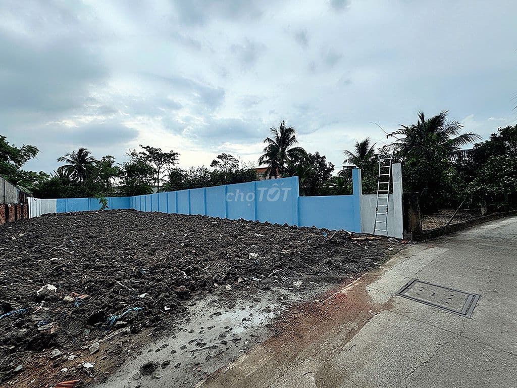 258m có 150m thổ ngay uỷ ban xã tân quý tây bình chánh ( 6m x 43m )