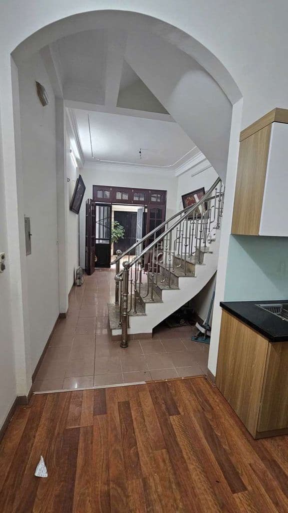 Cho thuê nhà Hoa Lâm Việt Hưng 4 ngủ full đồ 9 tr