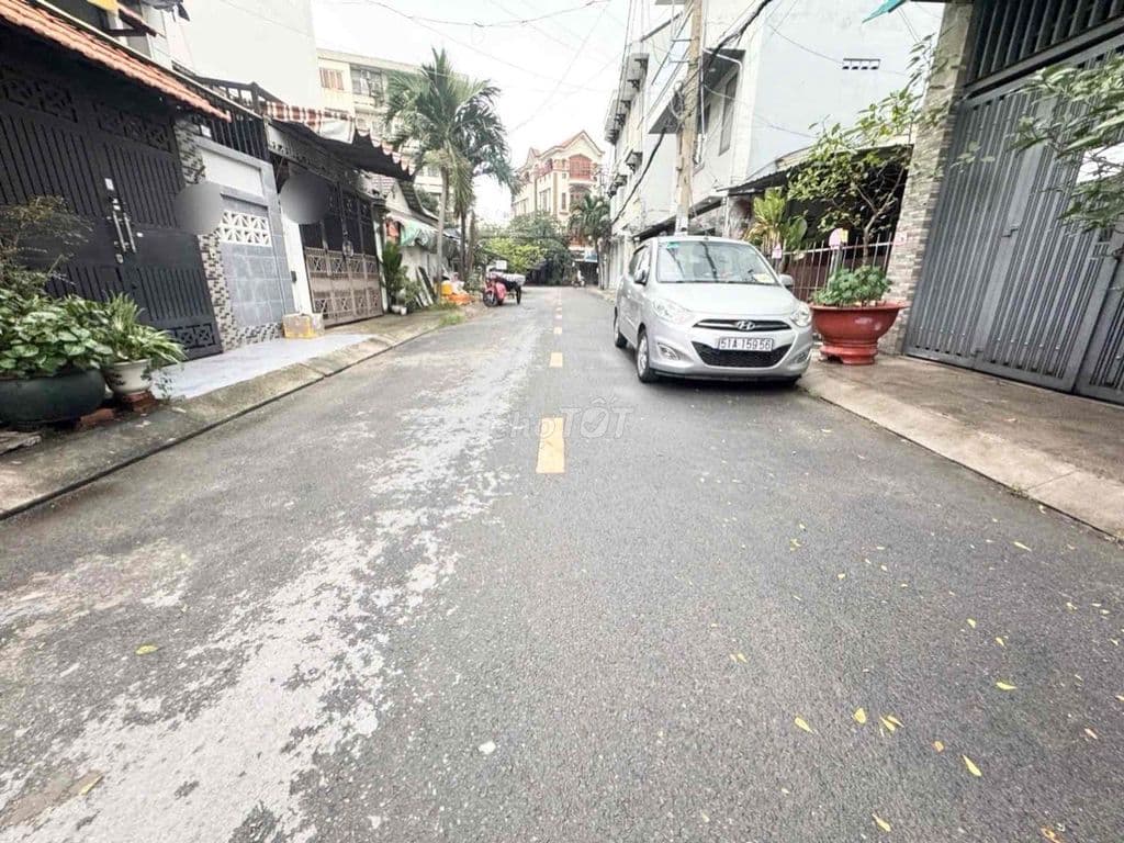Bán Đất tặng nhà 3Tầng 4X20m hẻm xe tải thông ngay Dương Quảng Hàm 9x