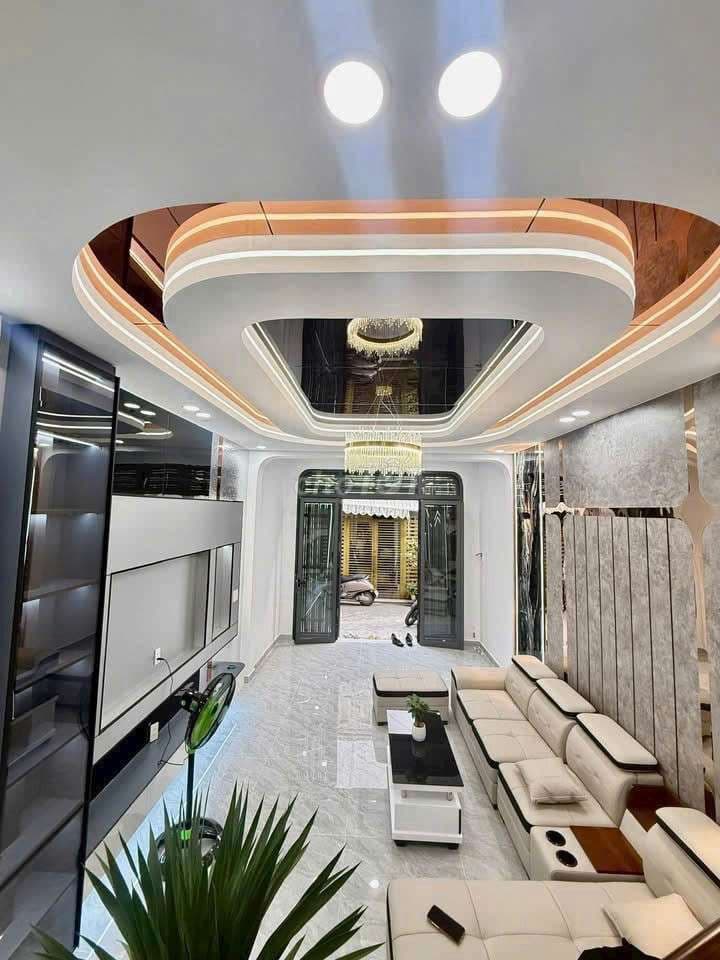 nhà hẻm xe hơi, đường TCH04. Q12. dt 4x15, 4 lầu