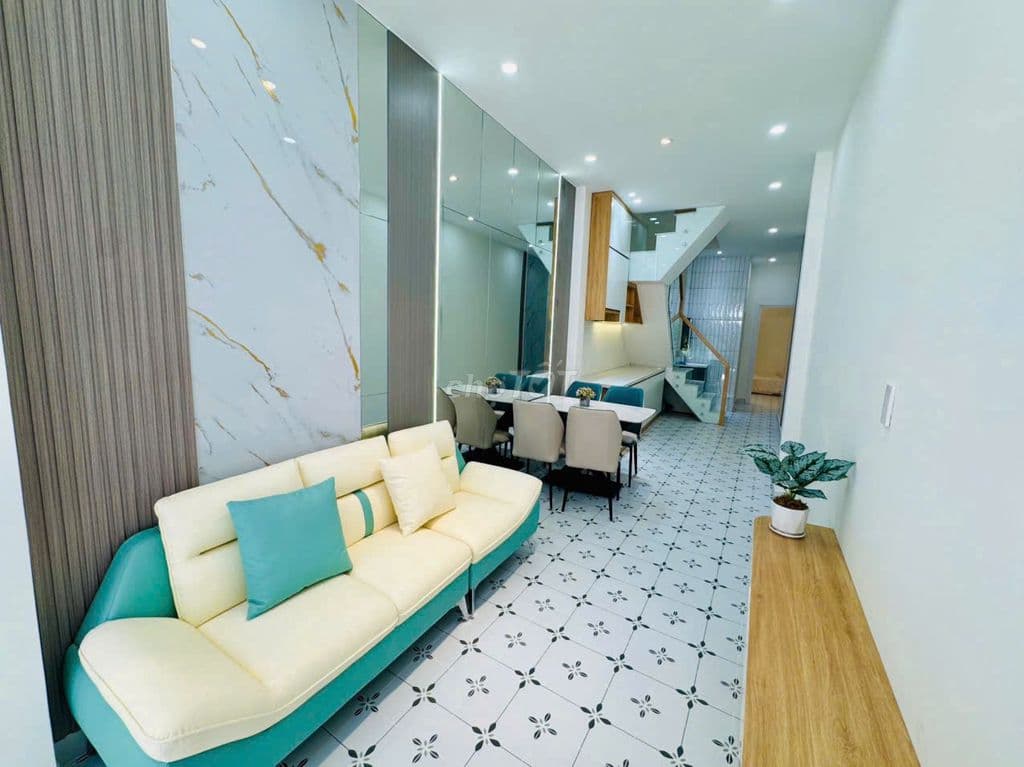 Bán gấp nhà hẻm xe hơi/ đường Lạc Long Quân, Quận Tân Bình.