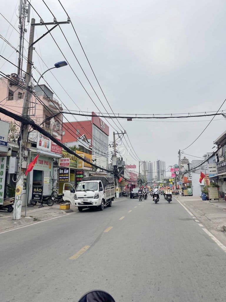 Ngộp Bank Bán Gấp 120M², Ngang 11M - HXH – Tô Ngọc Vân chỉ 6.1 Tỷ