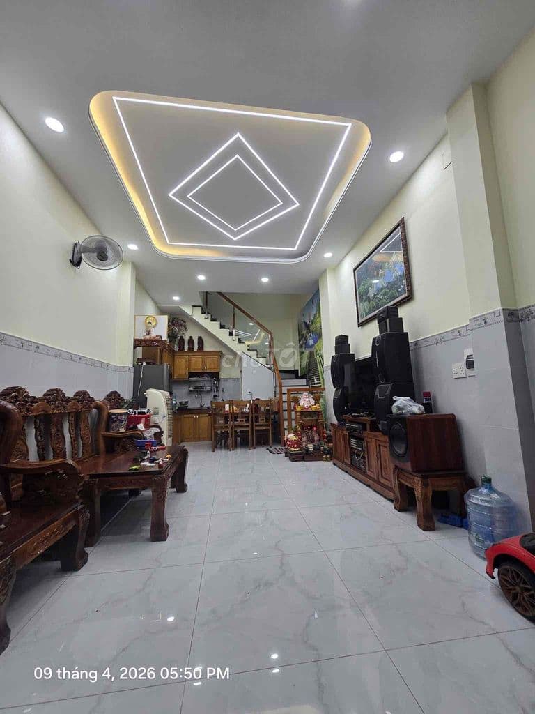 Bán nhà HL: 2, BTR Đông: 4x12 đúc 2 lầu 3PN, 3WC giá còn bớt