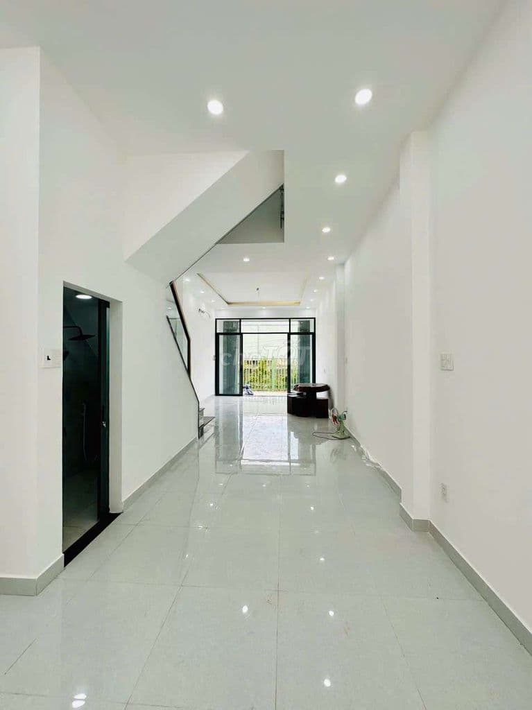 Nhà mới 2 tầng 53m2 hẻm 8m đường tỉnh lộ 10 - Ảnh 2