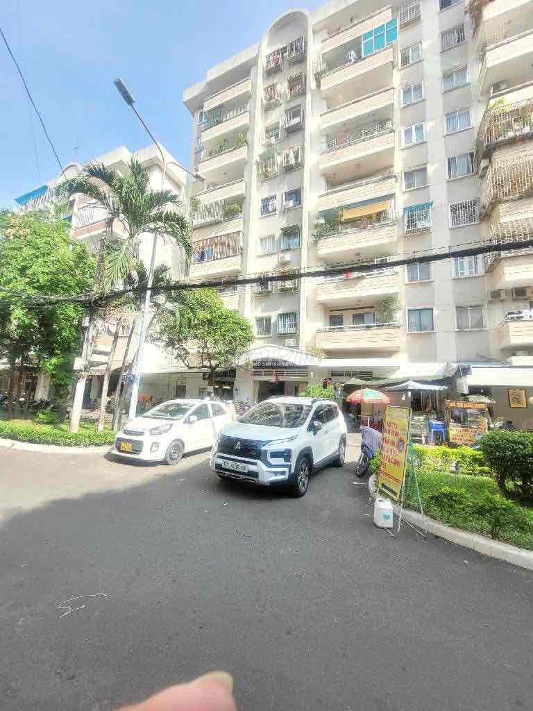 Bán căn hộ A4 khu phan xích Long f7 Phú Nhuận ngay siêu thị coopmart