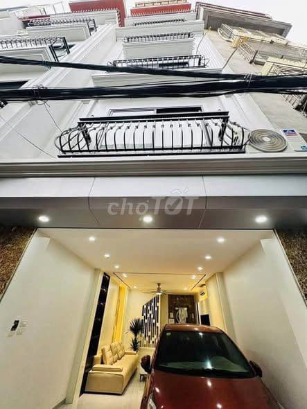 Nhà mặt phố Cầu Giấy, ô tô vào nhà, thang máy, giá mềm