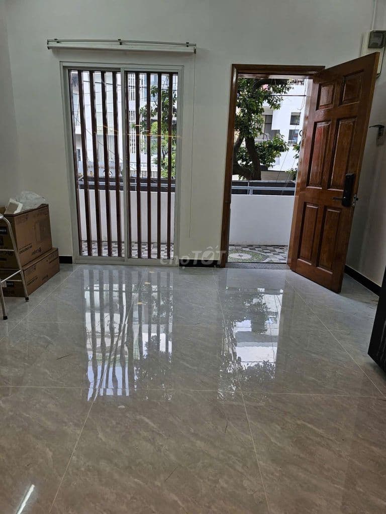 Bán Chung cư 681 Nguyễn Trãi Quận 5, Lầu 1 51M2 Bancol rộng giá 2.99tỷ