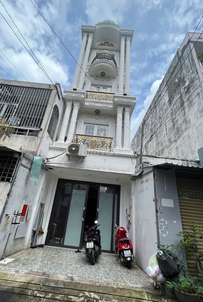 Hẻm nhựa xe hơi sát ÂU CƠ. DT:4x14m. 4 tấm mới. Giá nhỉnh 8 tỷ