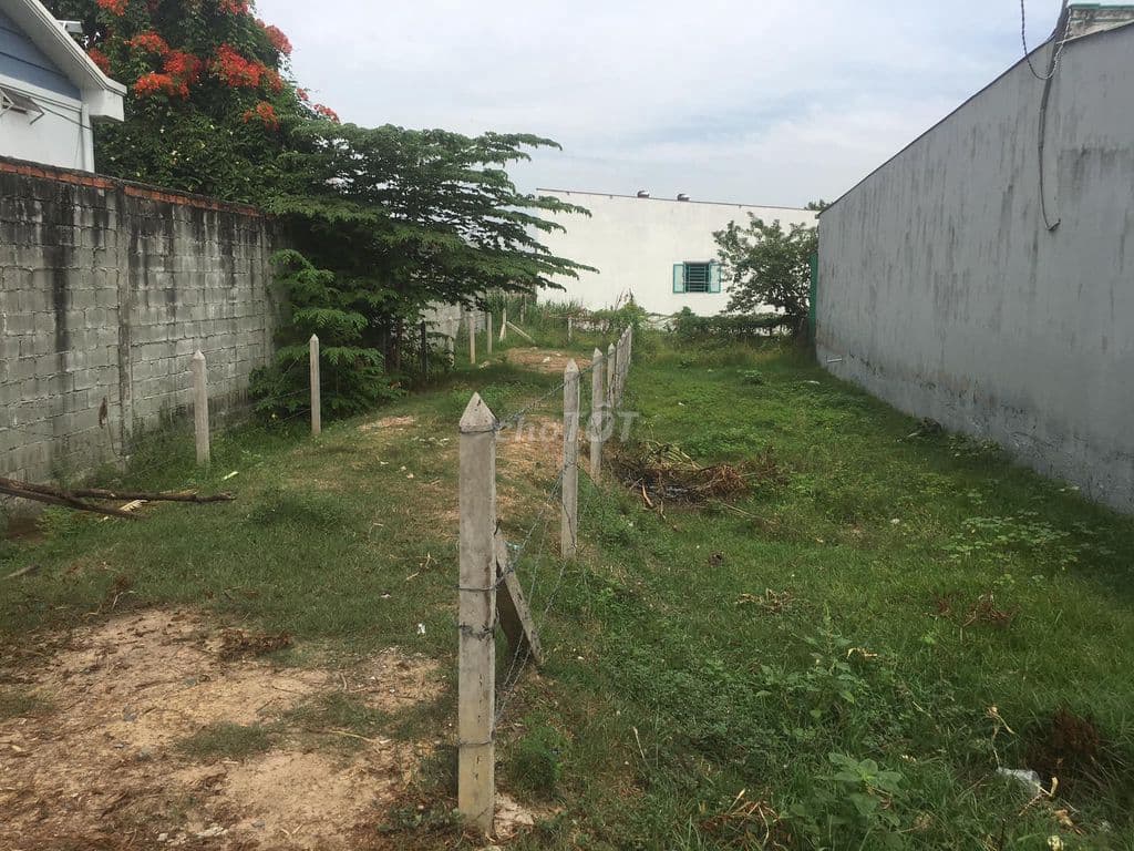 Cần bán 200m2 đất để xây trọ tại xã Thái Mỹ, giá 1tỷ450 có sẵn 2 sổ