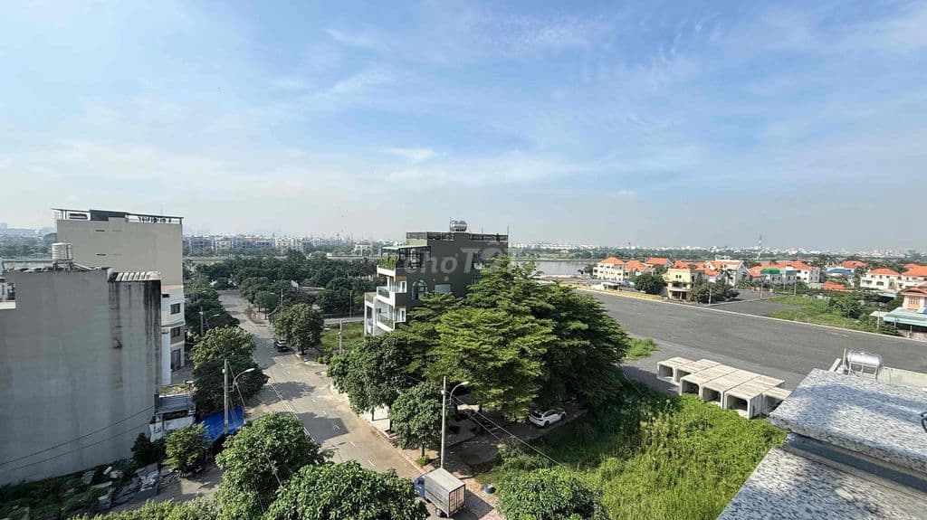 Nhà 5 tầng mặt tiền đường nhựa 20m. Ngay sông Sài Gòn An Phú Đông