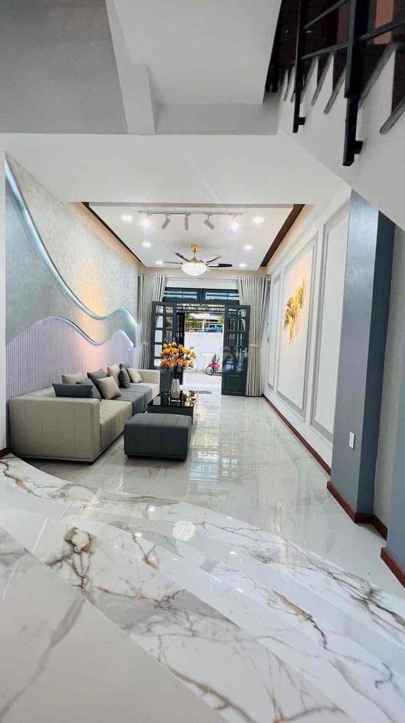 Bán nhà hẻm xe hơi tranh nhau Tô Hiến Thành, nhà mới, gần Vạn Hạnh Mal