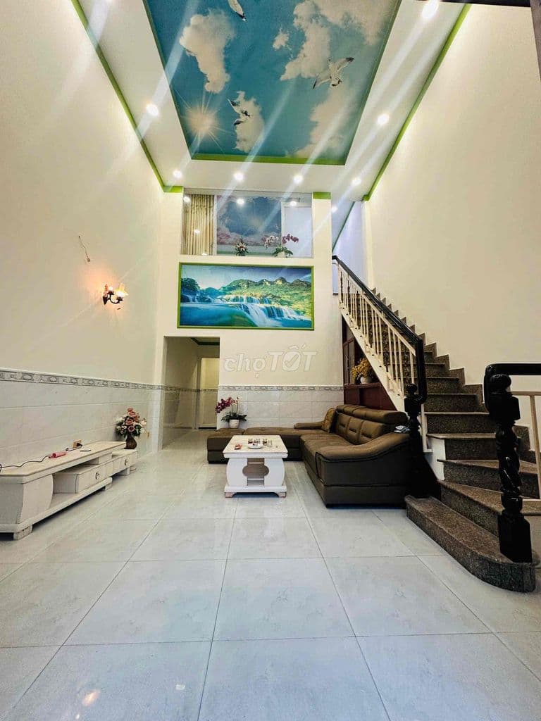 Nhà cần bán Lạc Long Quân Tân Bình 4.5x13m