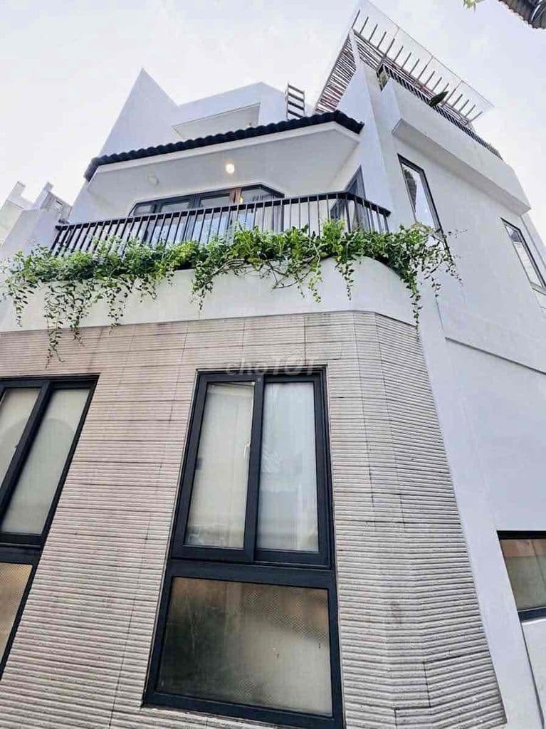 NGAY CHỢ GÒ VẤP - NGANG 6,8M - 3 TẦNG - 4PN - HẺM THÔNG