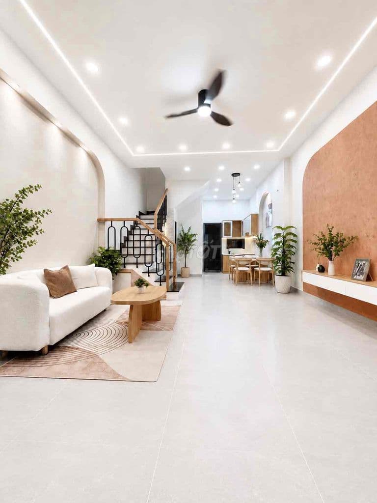 Bán nhà Bùi Đình Tuý ,gần chợ Long Vân ,48 m2 ,3 tầng 3 PN ,giá 6x tỷ - Ảnh 2