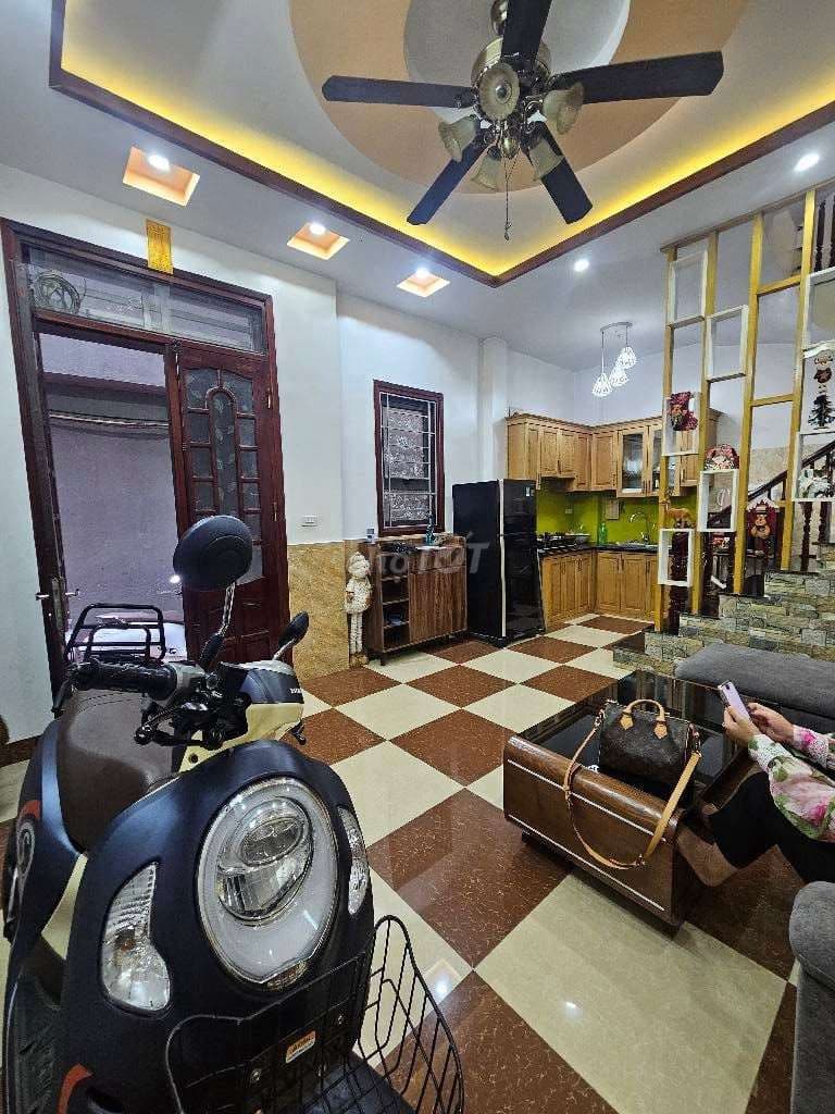 LĨNH NAM - MẶT TIỀN 5M - NGÕ THÔNG, Ô TÔ ĐỖ CỔNG