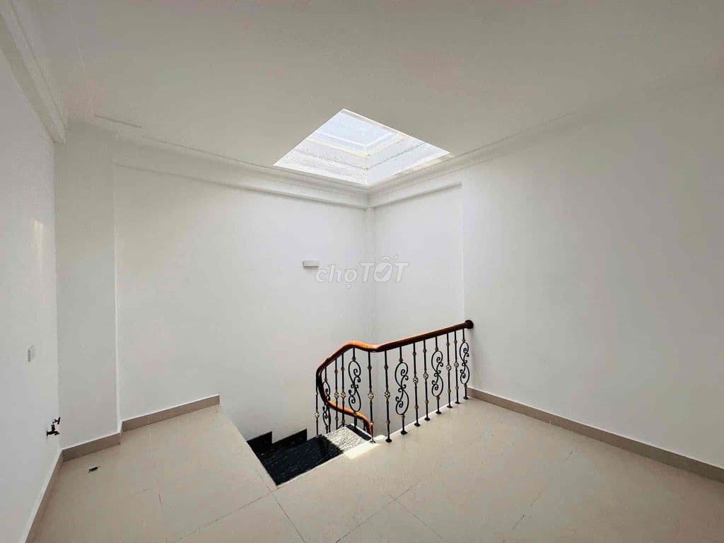 Ô tô đỗ phố Lò Đúc 34m2 x5T giá 7.4 tỷ nhà đẹp 2 thoáng thông vòng qu