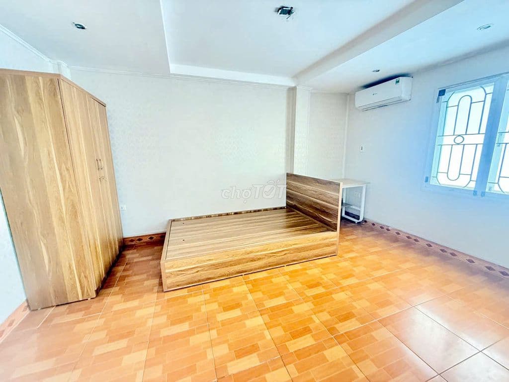 Lê Thanh Nghị - Thanh Nhàn - ô Tô đỗ cổng - 25m2 - 5 tầng - nhỉnh 6t